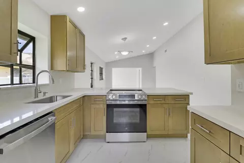 Kitchen - 8157 Springtree Rd, Boca Raton, FL 33496 photo 1 of 5