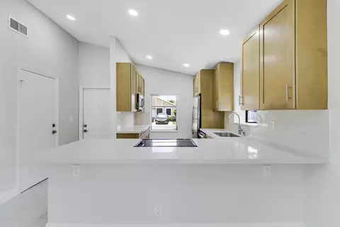 Kitchen - 8157 Springtree Rd, Boca Raton, FL 33496 photo 2 of 5