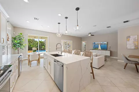 Kitchen - 128 Behring Way, Jupiter, FL 33458 photo 3 of 3
