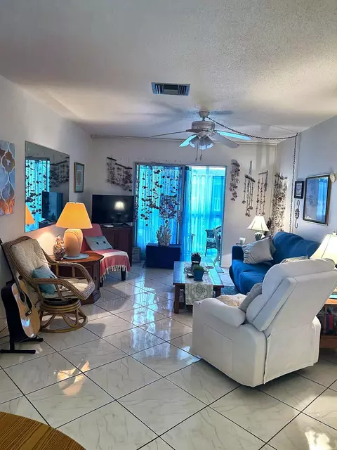 2131 NE 1st Ct NE #204, Boynton Beach, FL 33435