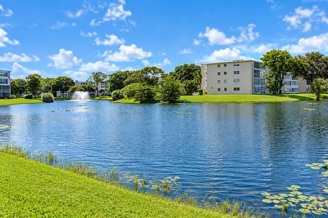2012 Ashby C #2012, Deerfield Beach, FL 33442