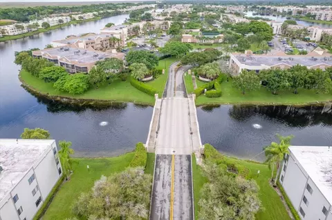 7501 Fairfax Dr, Tamarac, FL 33321