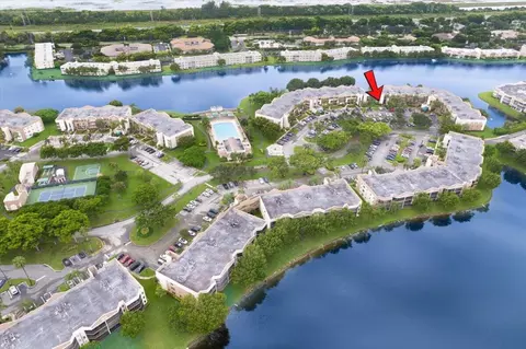 7501 Fairfax Dr, Tamarac, FL 33321