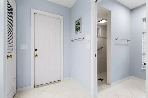 Bath - 5883 SE Glen Eagle Way, Stuart, FL 34997 photo 9 of 9