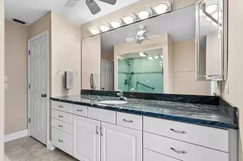 Bath - 5883 SE Glen Eagle Way, Stuart, FL 34997 photo 6 of 9