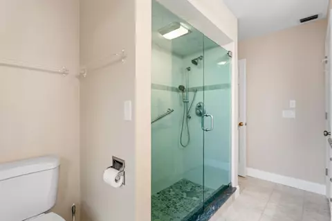 Bath - 5883 SE Glen Eagle Way, Stuart, FL 34997 photo 7 of 9