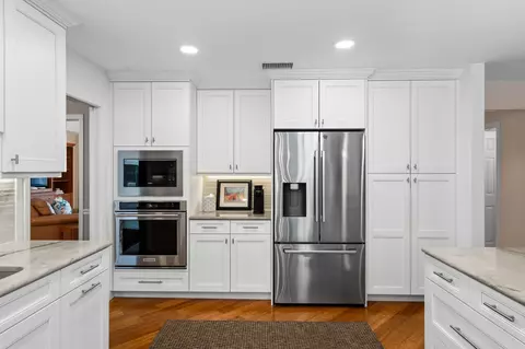 Kitchen - 5883 SE Glen Eagle Way, Stuart, FL 34997 photo 4 of 9