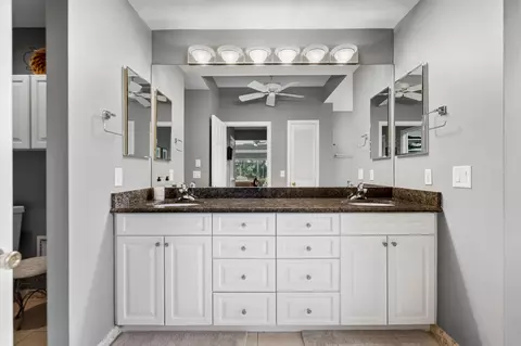 Bath - 5883 SE Glen Eagle Way, Stuart, FL 34997 photo 2 of 9