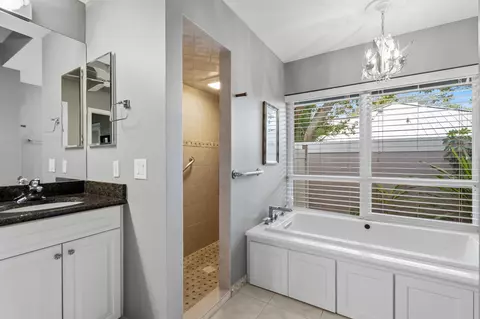 Bath - 5883 SE Glen Eagle Way, Stuart, FL 34997 photo 3 of 9