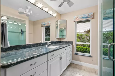 Bath - 5883 SE Glen Eagle Way, Stuart, FL 34997 photo 5 of 9
