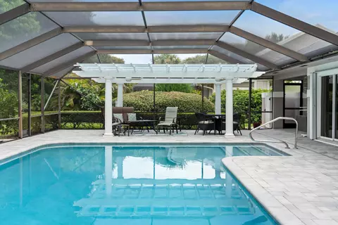 Exterior - 5883 SE Glen Eagle Way, Stuart, FL 34997 photo 4 of 22