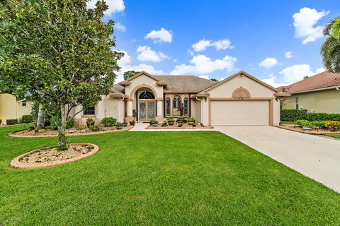 238 SW Fernleaf Trl, Port Saint Lucie, FL 34953