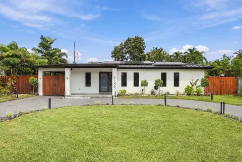 1525 NE 27th St, Wilton Manors, FL 33334
