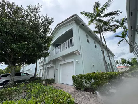 3069 Laurel Ridge Cir, Riviera Beach, FL 33404