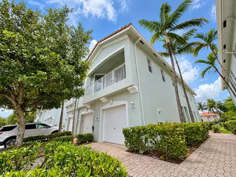 3069 Laurel Ridge Cir, Riviera Beach, FL 33404
