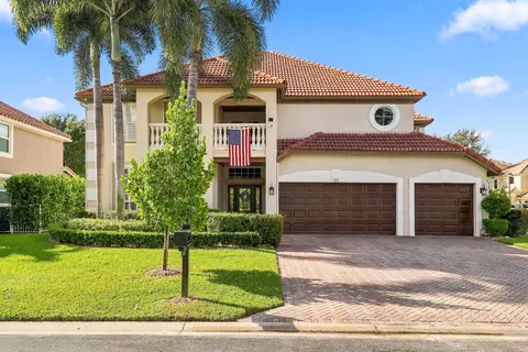 217 Lone Pine Dr, Palm Beach Gardens, FL 33410