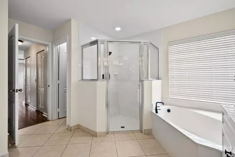 Bath - 2686 SW Regency Rd, Stuart, FL 34997 photo 3 of 5