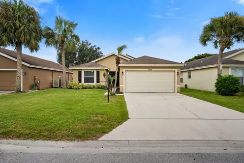 Exterior - 2686 SW Regency Rd, Stuart, FL 34997 photo 4 of 10