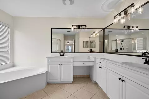 Bath - 2686 SW Regency Rd, Stuart, FL 34997 photo 2 of 5