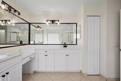 Bath - 2686 SW Regency Rd, Stuart, FL 34997 photo 5 of 5
