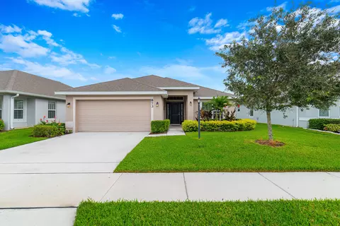 873 NE Whistling Duck Way, Port Saint Lucie, FL 34983
