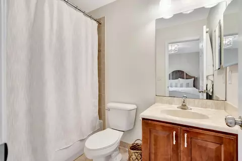 Bath - 2760 SE Birmingham Dr, Stuart, FL 34994 photo 1 of 4