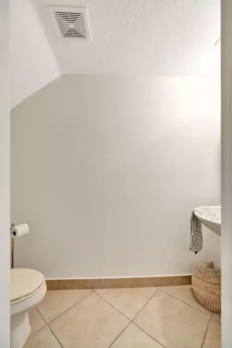 Bath - 2760 SE Birmingham Dr, Stuart, FL 34994 photo 4 of 4
