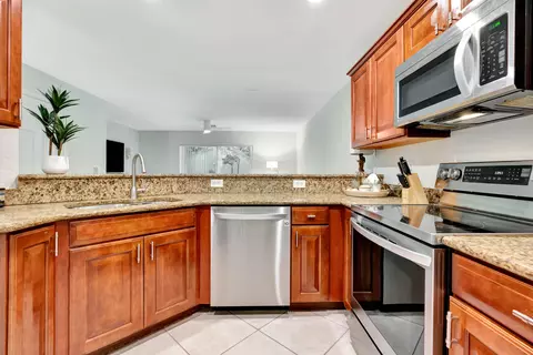 Kitchen - 2760 SE Birmingham Dr, Stuart, FL 34994 photo 3 of 4