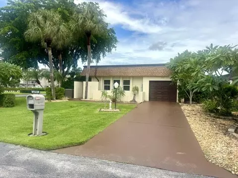 6787 Starkeys Pl, Lake Worth, FL 33467