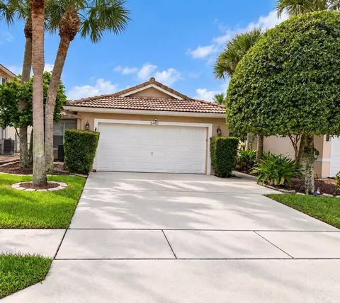 6481 Willoughby Cir, Lake Worth, FL 33463