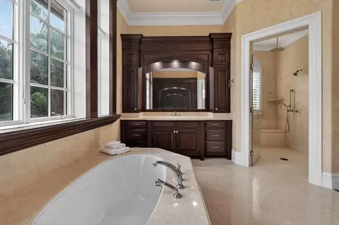 Bath - 107 Schooner Ln, Jupiter, FL 33477 photo 2 of 9