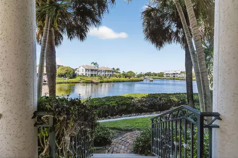 View/Area - 107 Schooner Ln, Jupiter, FL 33477 photo 2 of 12
