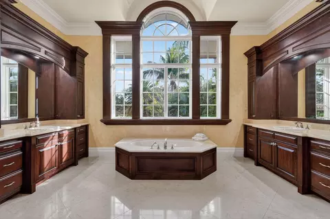 Bath - 107 Schooner Ln, Jupiter, FL 33477 photo 1 of 9