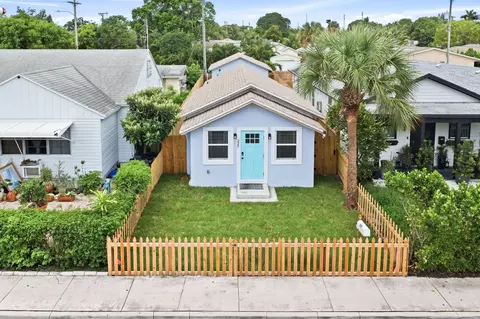 227 S E St, Lake Worth Beach, FL 33460