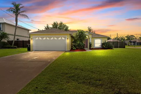 5323 NW Perez Ct, Port Saint Lucie, FL 34983