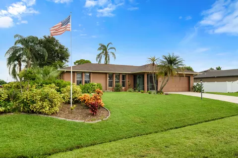 297 SW Grove Ave, Port Saint Lucie, FL 34983