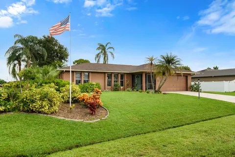 297 SW Grove Ave, Port Saint Lucie, FL 34983