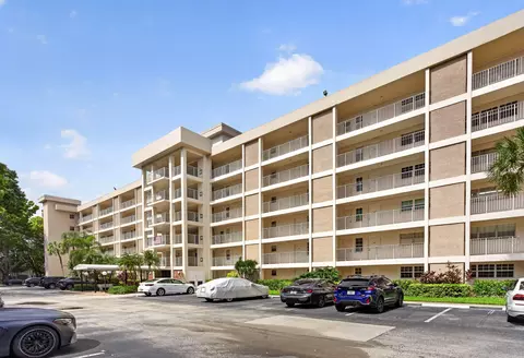 2901 S Palm Aire Dr, Pompano Beach, FL 33069