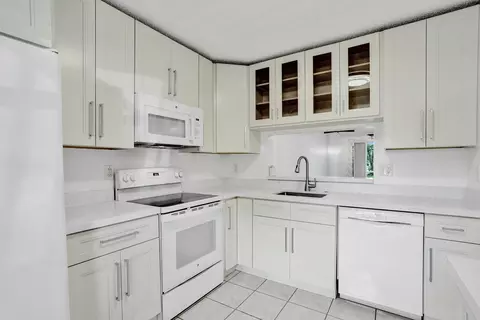 3081 Holiday Springs Blvd #102-6, Margate, FL 33063