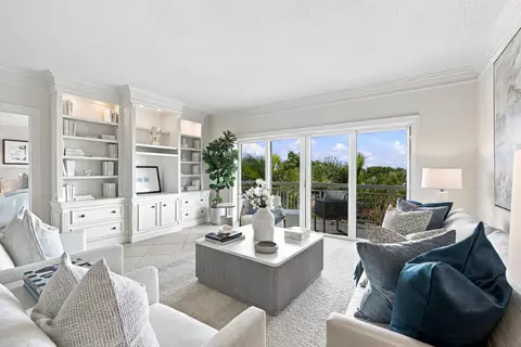 250 Bradley Pl #504, Palm Beach, FL 33480