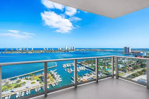 220 Lake Shore Dr #2202, Lake Park, FL 33403