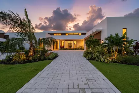 10951 Monte Rosa Dr, Palm Beach Gardens, FL 33412