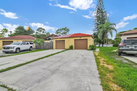 1219 Periwinkle Pl, Wellington, FL 33414
