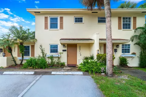 3021 NW 68th St #11G, Fort Lauderdale, FL 33309
