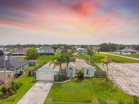 5593 NW Wesley Rd, Port Saint Lucie, FL 34986
