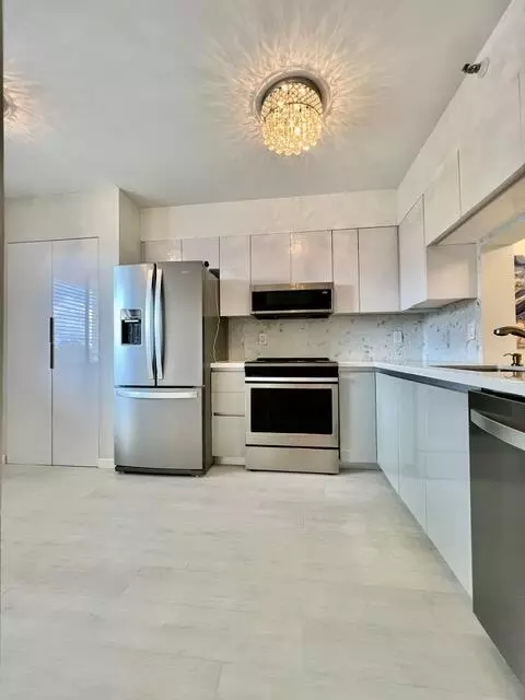 6866 Huntington Ln #306, Delray Beach, FL 33446