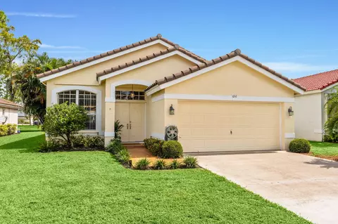 656 Lake Wellington Dr, Wellington, FL 33414
