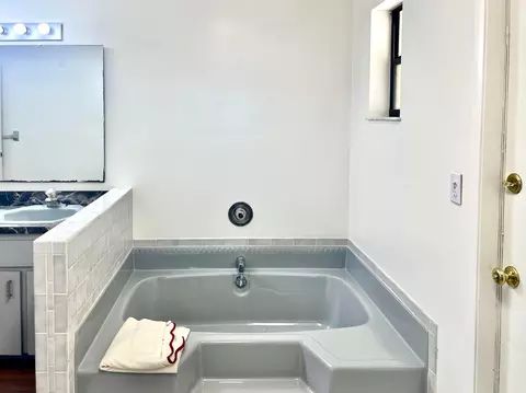 Bath - 3856 SW 11th Ave, Okeechobee, FL 34974 photo 3 of 6