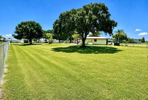 Exterior - 3856 SW 11th Ave, Okeechobee, FL 34974 photo 9 of 10