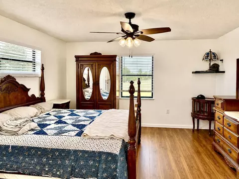 Bedroom - 3856 SW 11th Ave, Okeechobee, FL 34974 photo 2 of 5